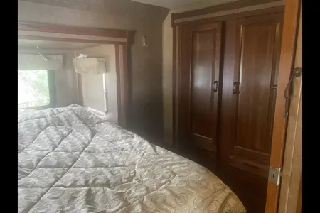 Alain 's Forest River 2501ts Class C