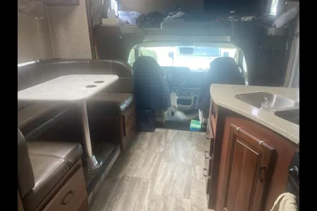 Alain 's Forest River 2501ts Class C