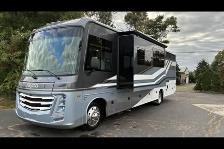 ROCK STAR Jayco precept 34 G Class A