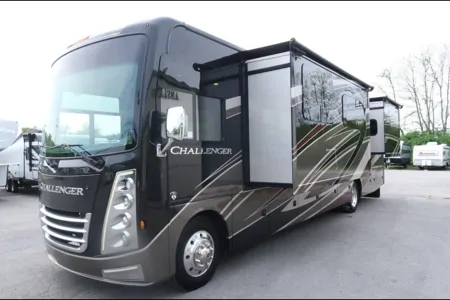 Lawrence's Thor Motor Coach 37FH Class A