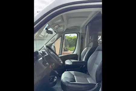 Renee's Ford Ram Master 2500 Class B