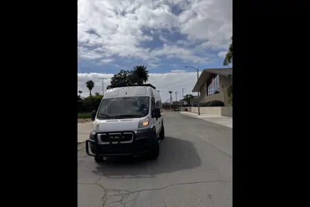 Renee's Ford Ram Master 2500 Class B