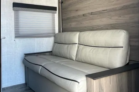 Cozy Trailer Big Adventures