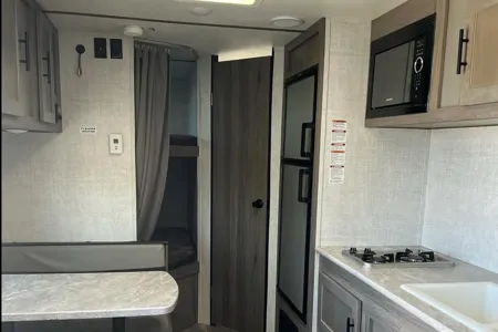 Cozy Trailer Big Adventures