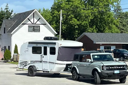 Owen's inTech Sol Horizon Rover Edition Travel Trailer