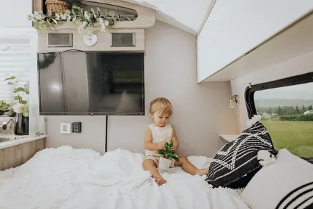 Owen's inTech Sol Horizon Rover Edition Travel Trailer