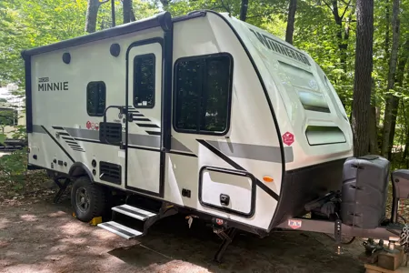 Jenny's Winnebago Micro Minnie 1700bh Travel Trailer