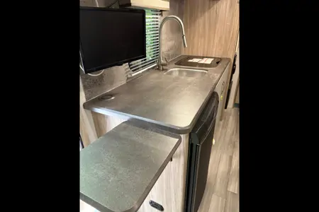 Jenny's Winnebago Micro Minnie 1700bh Travel Trailer