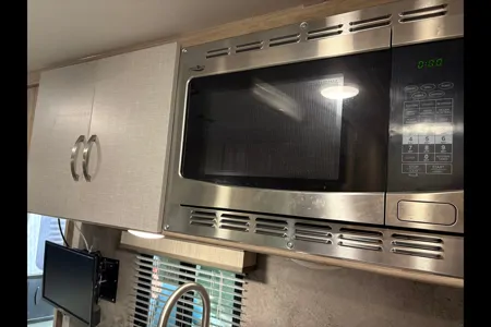Jenny's Winnebago Micro Minnie 1700bh Travel Trailer