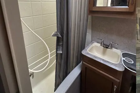 Melly's Coachmen 323TSQB Travel Trailer