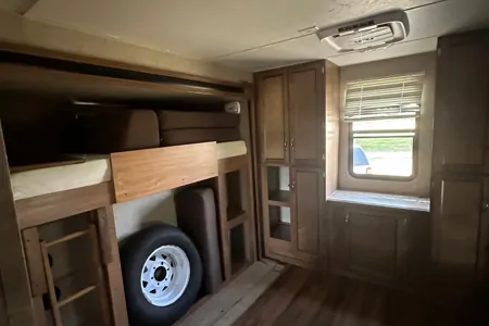 Melly's Coachmen 323TSQB Travel Trailer