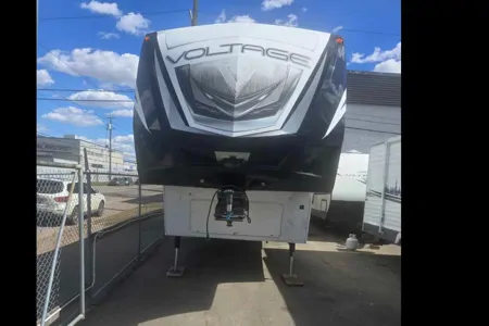 Longhorn Customs 2014 Dutchmen Voltage Fifth Wheel Toy Hauler your home away from home
