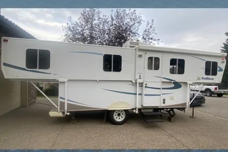 TrailManor TM2720 Travel Trailer