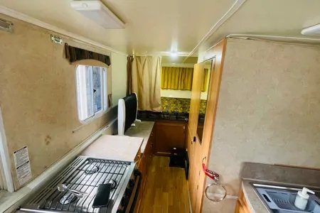 TrailManor TM2720 Travel Trailer