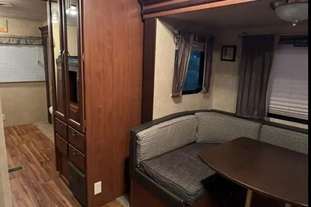 Travel Trailer w/ Outdoor Kitchen & 2 Slideouts