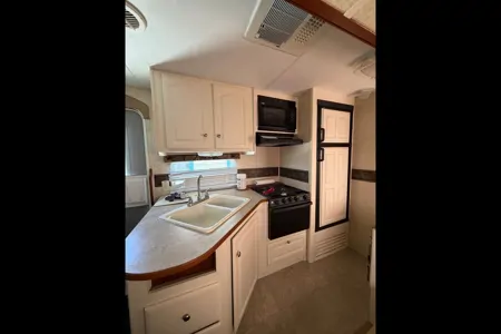 Lucky’s- Keystone Outback Sydney Addition Travel Trailer