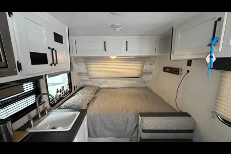 Rob’s Puma Ultra Lite 12’ | Solar Powered Off-Grid Camper | Easy Tow