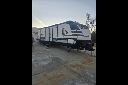 walter's Crossroads Zinger Travel Trailer