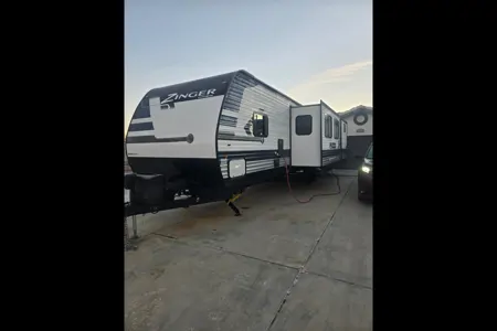 walter's Crossroads Zinger Travel Trailer