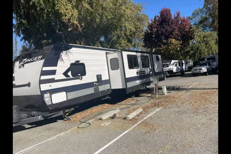 walter's Crossroads Zinger Travel Trailer