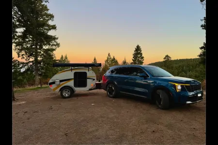 Cozy Teardrop – Fully Stocked Comfort with Shower, Solar & Starlink