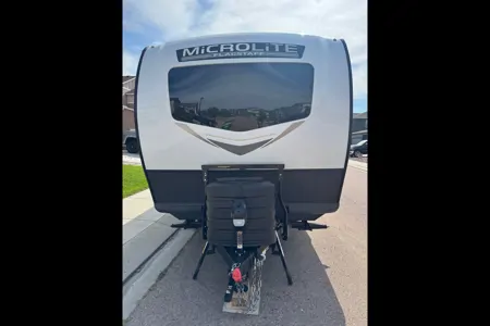 Like New Family Bunkhouse. Solar, Big Battery, Outdoor Grill & Free Extra