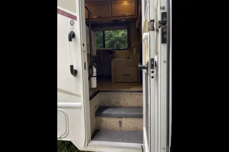 Four Winds 22E Class C