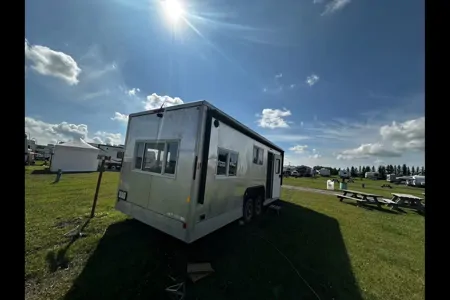 2020 Yetti Grand Escape: Experience the Great Outdoors with Starlink