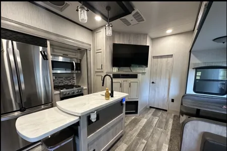Luxury Camping by the Parker’s