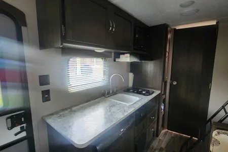 Thomas's Springdale 1800 BH Trailer