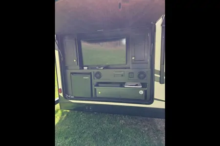 Blackburn's Venture RV Sporttrek Touring Edition 343VBH Travel Trailer