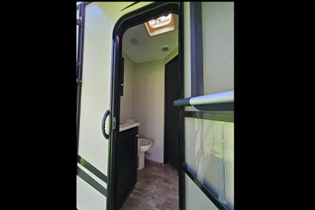 Blackburn's Venture RV Sporttrek Touring Edition 343VBH Travel Trailer