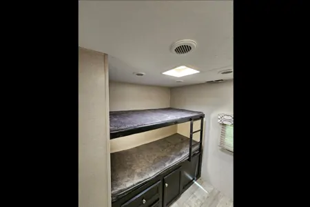 Blackburn's Venture RV Sporttrek Touring Edition 343VBH Travel Trailer