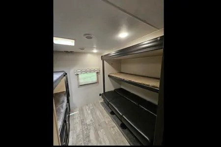 Blackburn's Venture RV Sporttrek Touring Edition 343VBH Travel Trailer