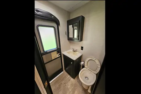 Blackburn's Venture RV Sporttrek Touring Edition 343VBH Travel Trailer