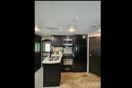 Blackburn's Venture RV Sporttrek Touring Edition 343VBH Travel Trailer