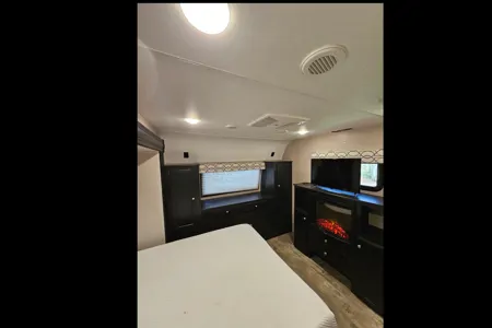 Blackburn's Venture RV Sporttrek Touring Edition 343VBH Travel Trailer