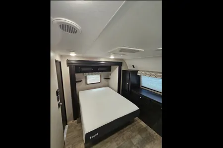 Blackburn's Venture RV Sporttrek Touring Edition 343VBH Travel Trailer