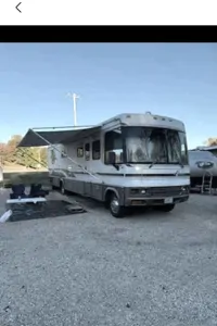 Riknshe Winnebago Adventurer Class A