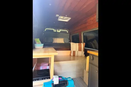 Snuggle Shuttle Dodge Sprinter Class B