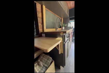 Snuggle Shuttle Dodge Sprinter Class B