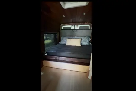 Snuggle Shuttle Dodge Sprinter Class B