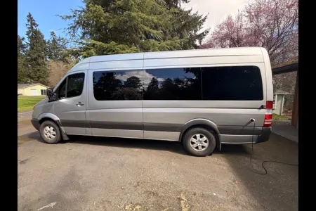 Snuggle Shuttle Dodge Sprinter Class B