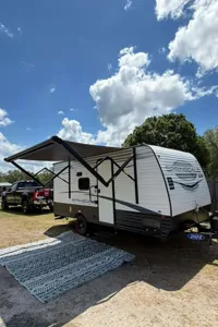 CL06 Keystone 17B Travel Traile