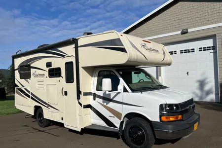 Ovi's Coachmen Freelander 21QB Class C