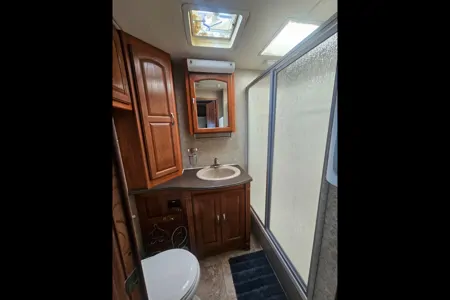 Sully's Coachmen Aurora Class A