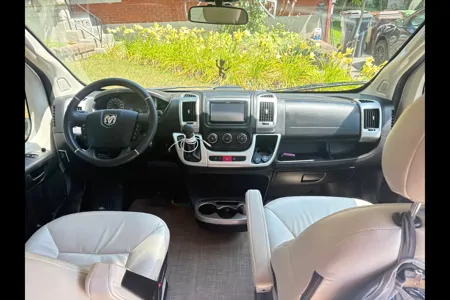 Vanlife Thor Motor Coach Tellaro 20AT Class B