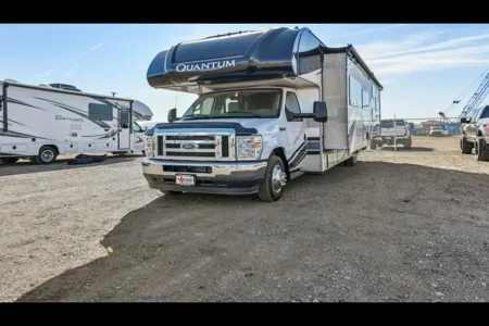 2022 Thor Quantum LF31: Luxurious Family Travel!