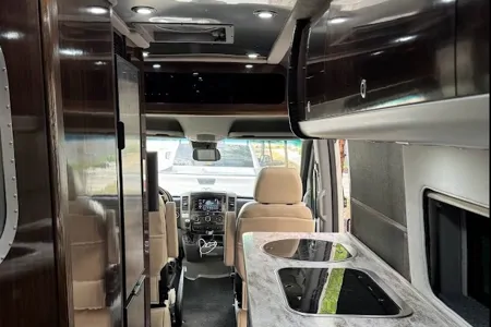 Airstream Interstate Lounge GT Silver Bullet