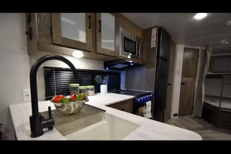 2023 Wildwood Xlite 263BHXL Travel Trailer